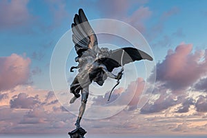 Statue of Erosin the middle of the Piccadilly Circus, London.