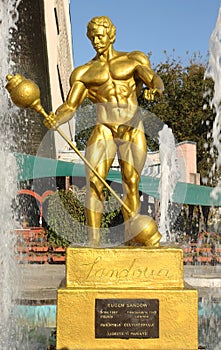 Statue of Eugen Sandow