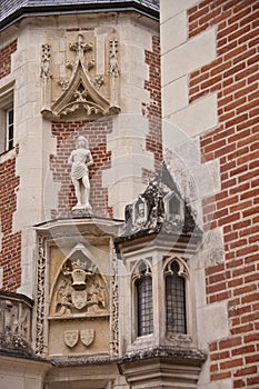 Statue on the facade of Clos LucÃ¨