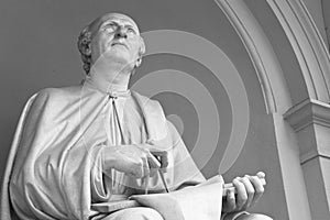 Statue of the famous Italian Renaissance architect and engineer Filippo Brunelleschi photo