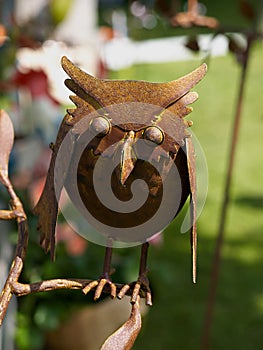 Statue figurine of owl made of metal