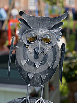 Statue figurine of owl made of metal