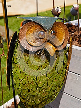 Statue figurine of owl made of metal