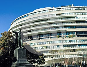 STATUE IN FRONT OF WATERGATE BUILDING