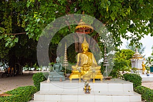 Statue of the golden Buddha