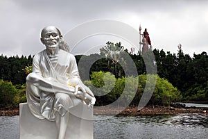 Statue at Grand Bassin lake photo