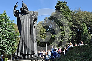 Statue of Grgur Ninski