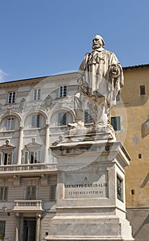 Statue of Guiseppe Garibaldi by Urbano Lucchesi on Piazza del Gi photo