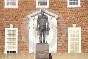 Statue of Harry S. Truman at the entrance to the Independence, MO Courthouse