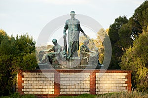 Statue in Herdsman Lake