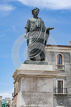 Statue of Horace in Venosa