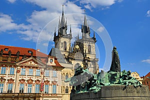 Statue Jan Hus, st. Tyn, Galerie, Old Towen Square, Prague, Czech Republic photo