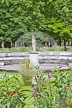 A statue in Jardin des Tuileries.