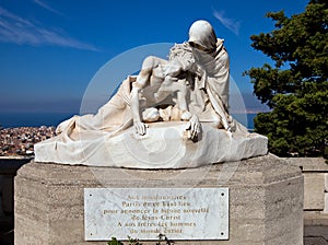 Statue of Jesus Christ and Saint Veronica (1902). Marseilles, Fr
