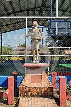 Statue of Jose OrtÃÂ­z he was the best runner in Panama and Central America at 800 and 1500 meters between 1983 and 1989