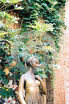 Statue of Juliette in Casa di Giulietta Verona Italy
