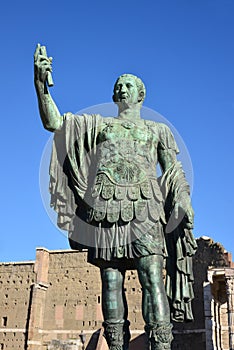 Statue of julius caesar