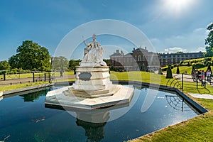 Statue at Kensington Palace, London, England, UK, GB