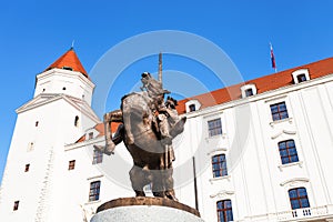 Socha krále Svatopluka I. na Bratislavském hradě