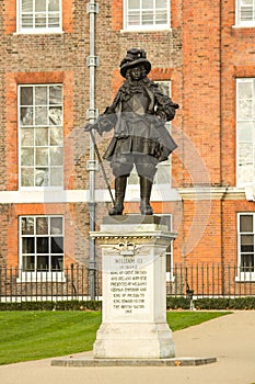 The statue of King William III at Kensington gardens