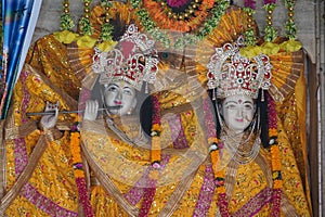 statue of krishna radha image