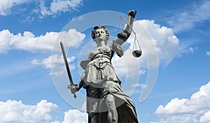 Statua da signora giustizia germania 