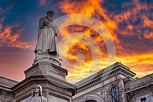 Statue of Leonardo da Vinci in MIlan