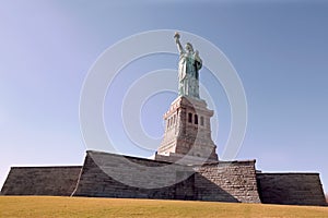 A statue of liberty on the island of Manhattan