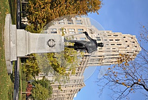 Statue of Lieutenant-Colonel John Graves Simcoe photo