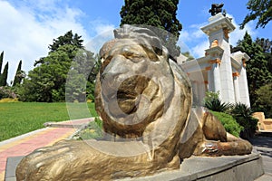 Statue of lion in Sochi arboretum photo