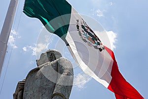 Mexicano bandera estatua de 