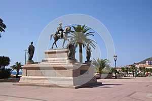 statue of Napoleon Bonaparte and his four brother