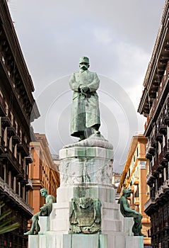 Statue ov Umberto I in Naples