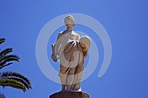Statue in Parque Maria Luisa