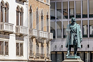 Statue in Piazza Manin, Venice, Italy