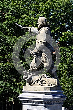 Statue of Piet Heyn, Delfshaven, the Netherlands photo