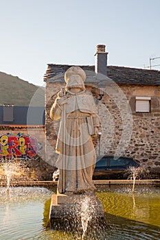 Statue of pilgrimn, Molinaseca photo