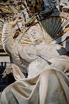 Statue of Pope Leo X by Bandinelli