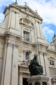 Statue of Pope Sixtus V in Loreto