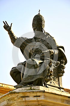 Statue of Pope V in Italy photo