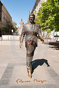 Statue of president Ronald Reagan