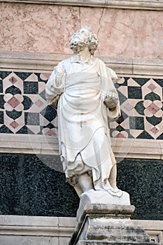 Statue of Prophet, Portal on the side-wall of Florence Cathedral