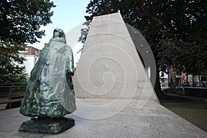 Statue of queen Wilhelmina in the Hague, The Netherlands. Text on statue is Eenzaam maar niet alleen