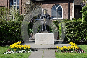 Statue of Sir Thomas Moore at Chelsea Old church photo
