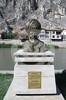 Statue of sultan Yildirim Bayezid photo