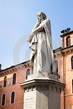 Statue to Dante Alighieri in Piazza dei Signori - Verona