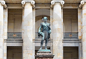 Statue of Tomas Mosquera