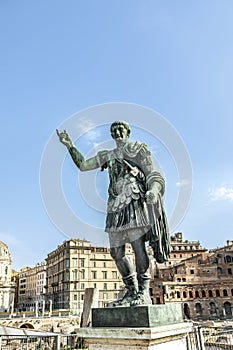 Statue of Trajan with inscription S.P.Q.R. IMP.CAESARI.NERVAE.F.TRAIANO OPTIMO PRINCIPI1 - engl: Trajan served as the Roman