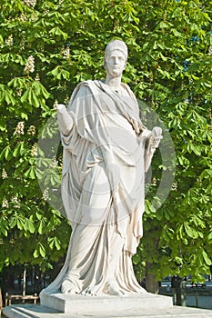 Statue In The Tuileries