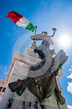 Estatua italiano bandera 